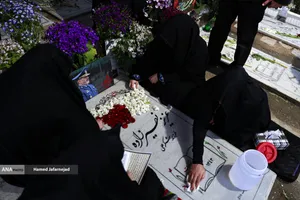 اولین جمعه سال جدید گلزار شهدای حملات تروریستی آمریکایی - صهیونی در جنگ رمضان - قطعه 42 بهشت زهرا(س)