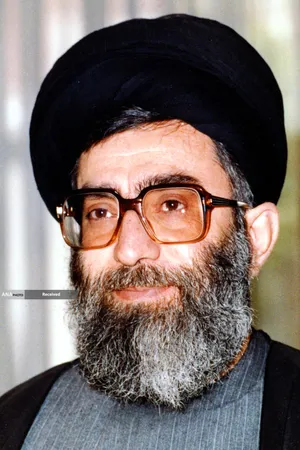  مجاهد خستگی&zwnj;ناپذیر - رهبر شهید امام خامنه&zwnj;ای 