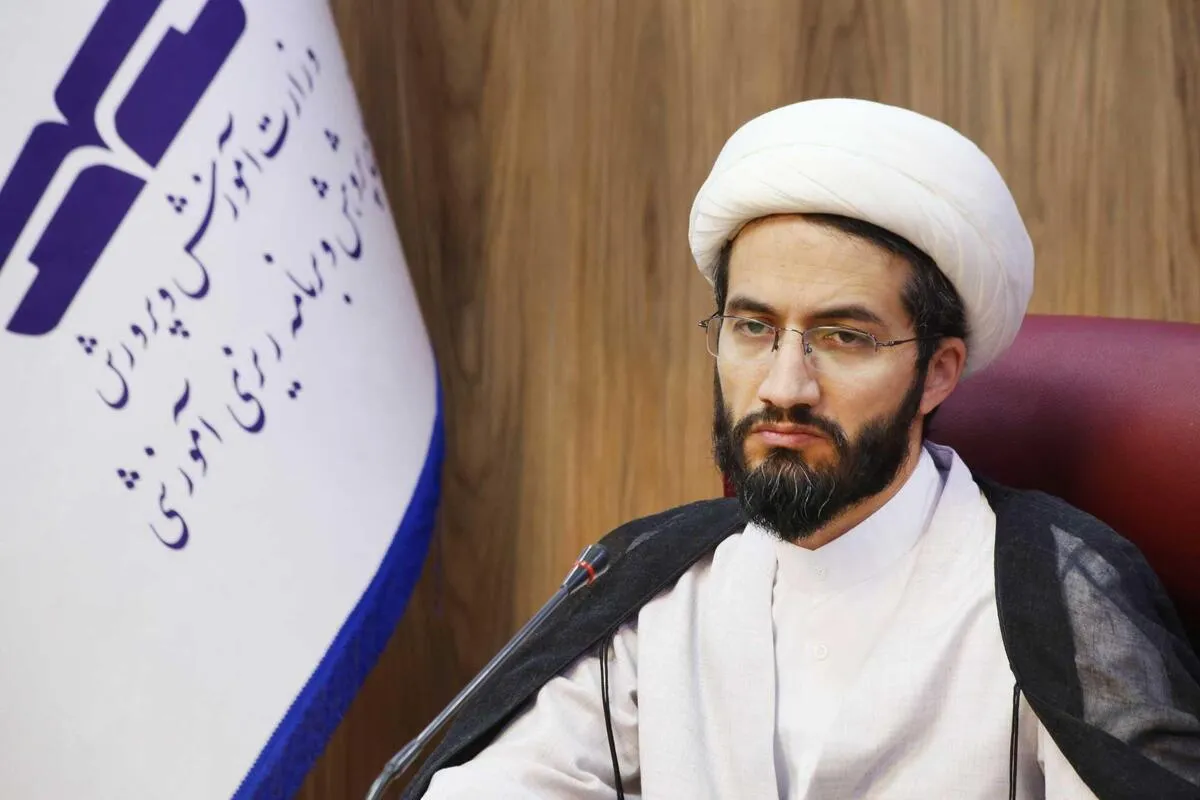 لطیفی: به خاطر وجود کاستی‌ها نباید درباره افراد قضاوت کنیم