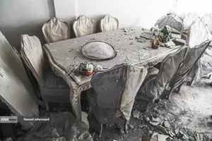 تصاویری از منزل مسکونی و محل شهادت دکتر محمدمهدی طهرانچی، دانشمند هسته ای و رئیس دانشگاه آزاد اسلامی،به همراه همسرش در مجتمع اساتید، میدان کتاب در حمله رژیم صهیونی به برخی مناطق و منازل مردم، شهروندان و دانشمندان هسته ای کشورمان در جریان جنگ تحمیلی دوازده روزه