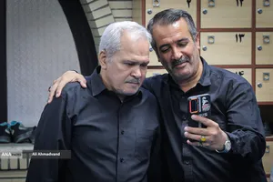مراسم یادبود &laquo;اکبر عبدی&raquo; در مسجد بلال
