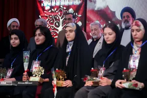 دهمین دوره جایزه ملی ایثار با حضور دکتر بیژن رنجبر 