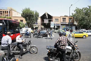 معابر شهر تهران در یک روز گرم تابستان