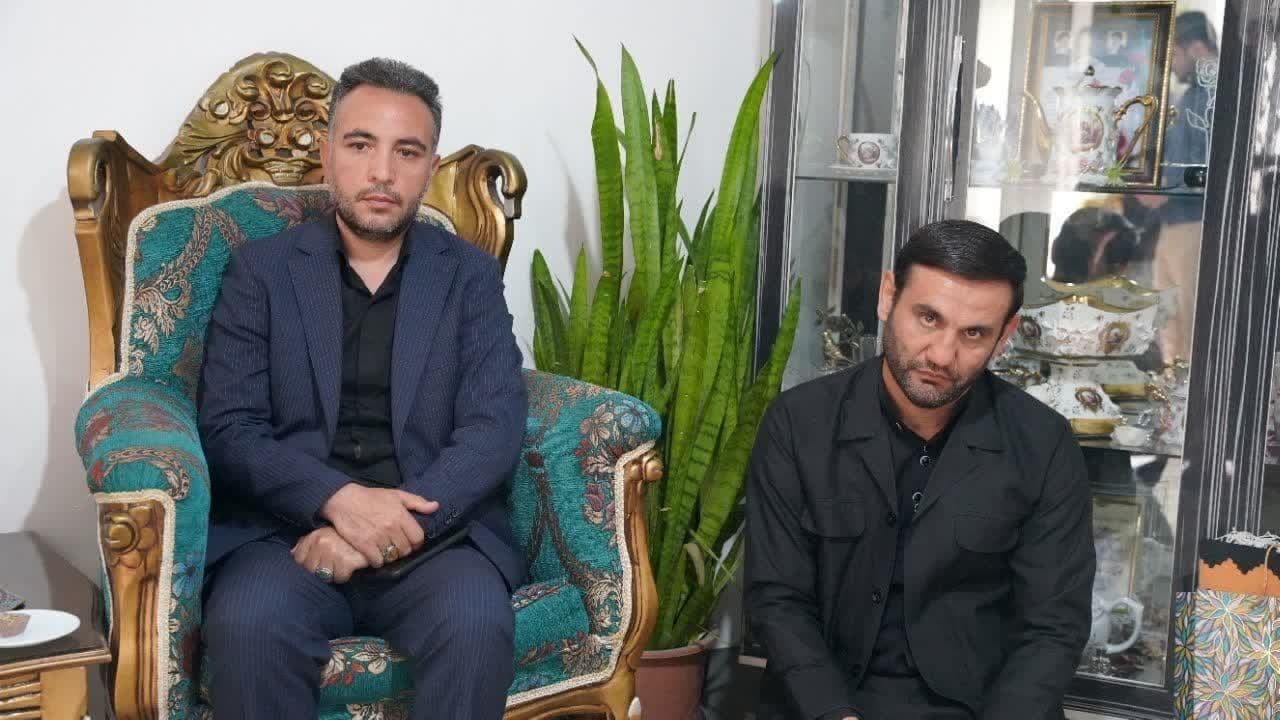 حضور دانشگاهیان در منزل دانشجوی شهید رضا خلف‌خانی