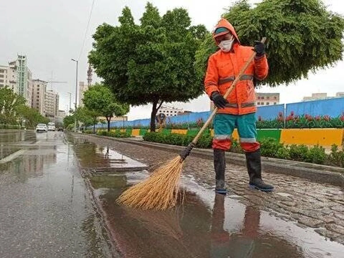 نصب چراغ‌های چشمک‌زن روی لباس پاکبانان/ ممنوعیت نظافت بزرگراه‌ها به صورت غیرمکانیزه