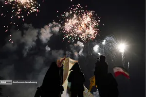 نور افشانی در شب سالگرد پیروزی انقلاب اسلامی