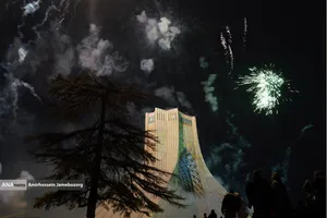 نور افشانی در شب سالگرد پیروزی انقلاب اسلامی