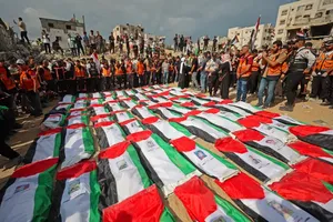 خاکسپاری 105 شهید در غزه