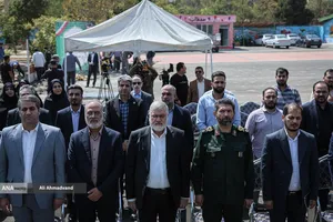 محمدصادق معتمدیان استاندار تهران و  سردار حسن حسن&zwnj;زاده فرمانده سپاه تهران