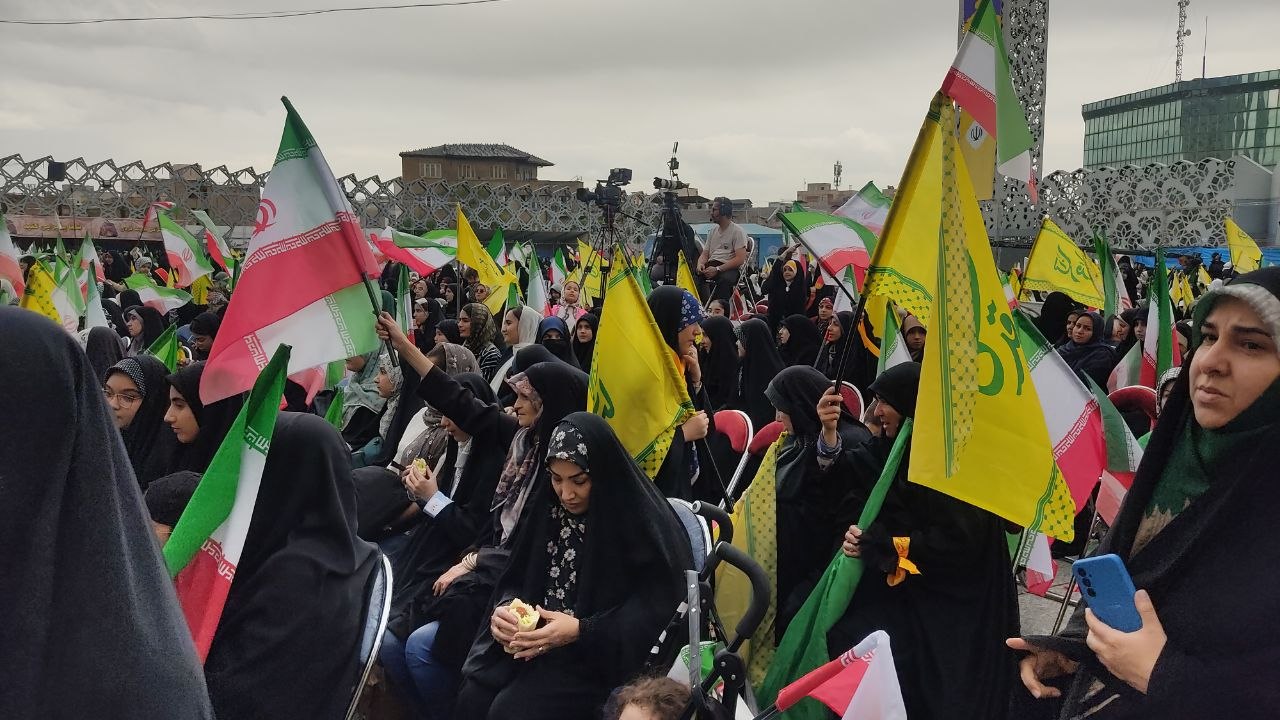 آغاز اجتماع باشکوه «دختران آرمانی» در میدان امام حسین (ع) با آیین نقاره زنی