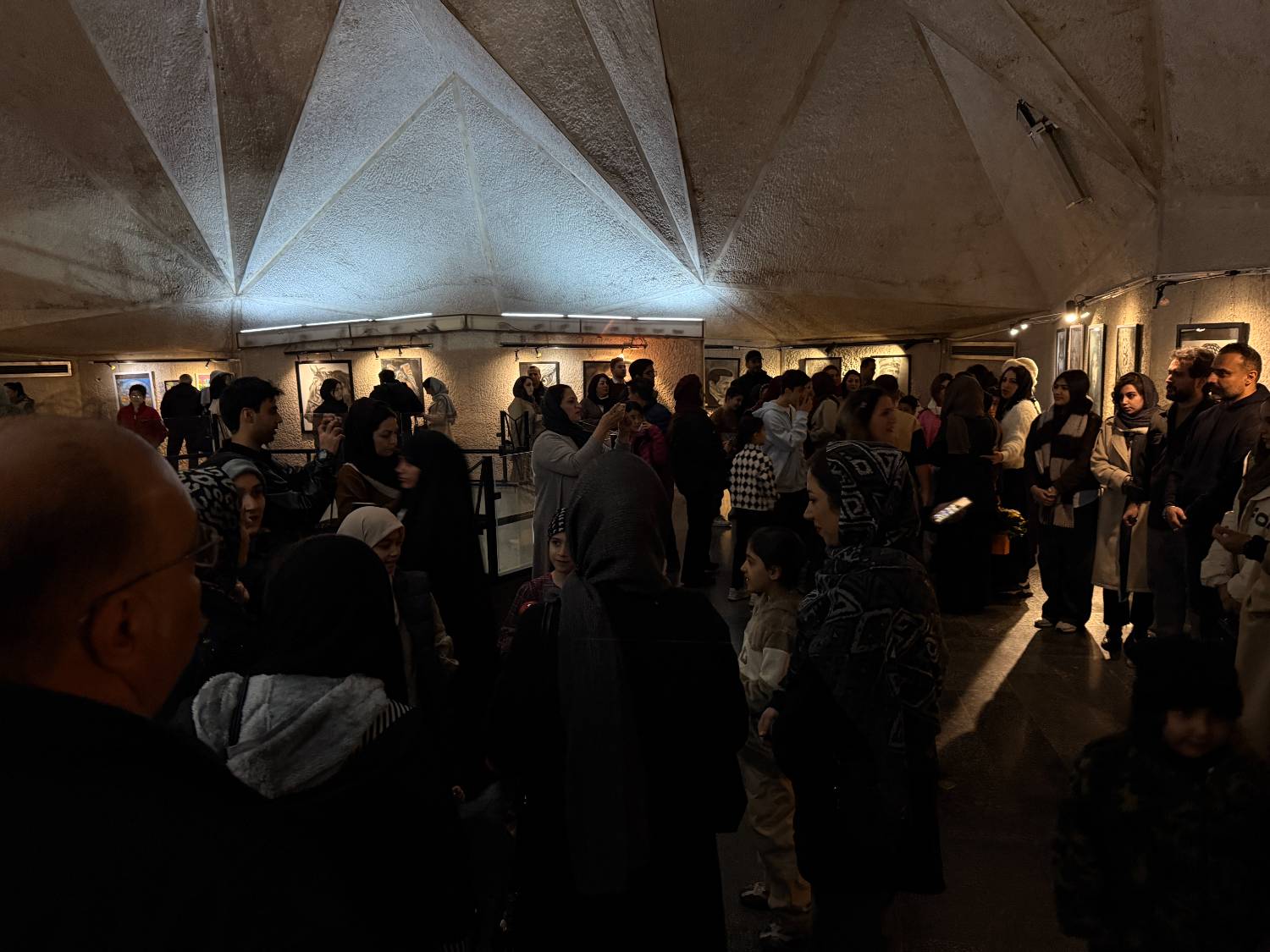 نمایشگاه نقاشی «نقش هنر» در برج آزادی پر مخاطب شد