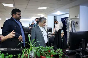 بازدید بیژن رنجبر رییس دانشگاه آزاد اسلامی از تحریریه چندرسانه ای خبرگزاری آنا