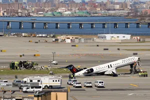 تصادف در باند فرودگاه لاگاردیا نیویورک 