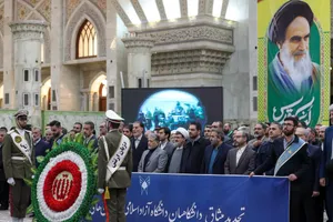 تجدید میثاق دانشگاهیان دانشگاه آزاد اسلامی با آرمان های امام خمینی(ره)