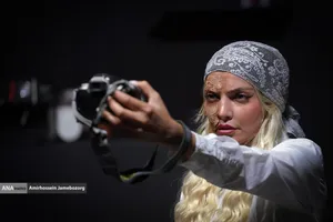 نمایش &laquo;لحظه درنگ می&zwnj;کند&raquo;