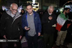 اقامه نماز استغاثه به امام زمان زمان(عج) - چهارراه نبرد خیابان پیروزی