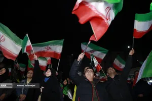 اجتماع مردمی در حمایت از رزمندگان اسلام و بیعت با رهبری و محکومیت حملات وحشیانه صهیونیستی - آمریکایی با حضور مردم انقلابی و شهیدپرور در میدان شهدا تهران