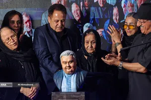 مراسم چهلم زنده&zwnj;یاد &laquo;اکبر عبدی&raquo;
