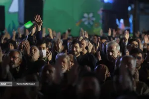 اقامه نماز استغاثه به امام زمان زمان(عج) - چهارراه نبرد خیابان پیروزی