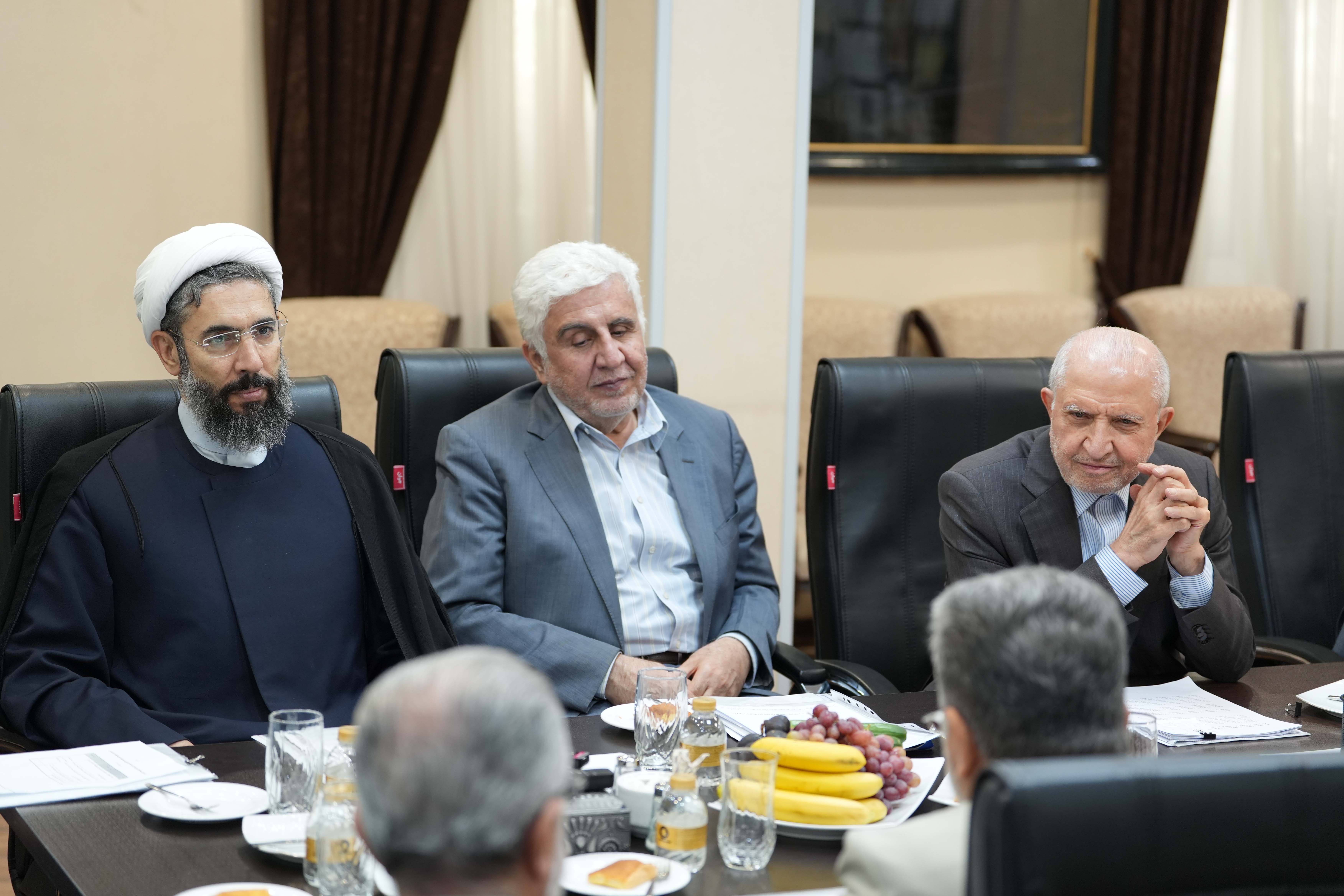 جلسه هیئت امنای دانشگاه آزاد اسلامی به ریاست دکتر علی اکبر ولایتی برگزار شد