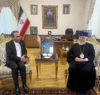 ادای احترام اسقف اعظم ارامنه به مقام رهبر شهید ایران