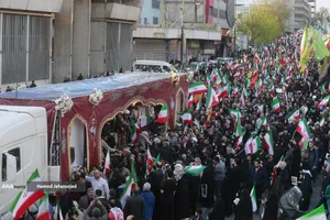 تشییع پیکر مطهر دریابان شهید &laquo;علیرضا تنگسیری&raquo; فرمانده دلاور خلیج فارس و جمعی از شهدای والامقام