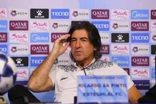 ساپینتو: نیمه دوم بازی با الحسین مانده/ گل سالم استقلال را VAR آفساید دانست