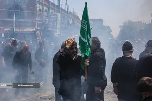 آیین خیمه سوزان عاشورا در چهارراه گلوبندک تهران
