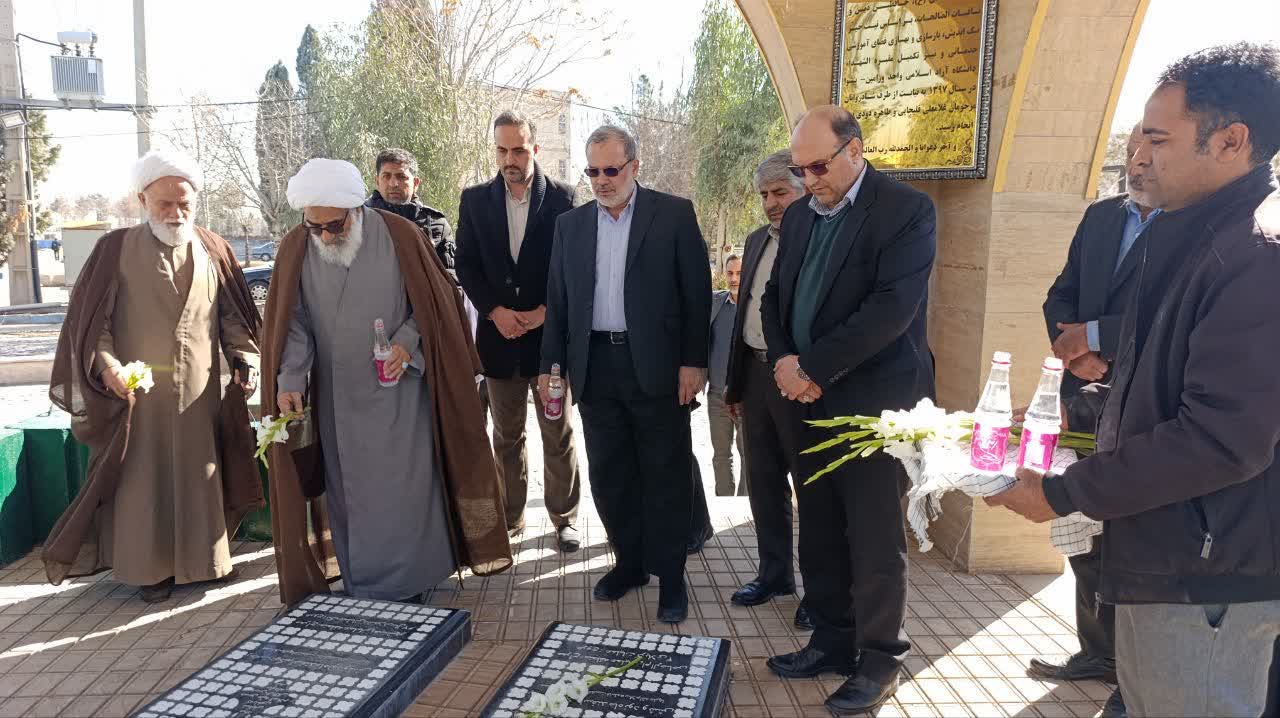 دانشگاه آزاد واحد ورامین-پیشوا الگویی موفق در پیوند علم و تولید است دانشگاه آزاد واحد ورامین-پیشوا الگویی موفق در پیوند علم و تولید است