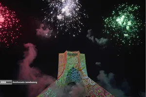 نور افشانی در شب سالگرد پیروزی انقلاب اسلامی