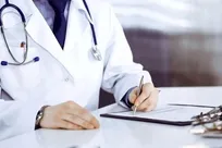 بحران توزیع پزشکان در کشور؛ تراکم پزشک در شمال تهران از ایالت کالیفرنیا بیشتر است