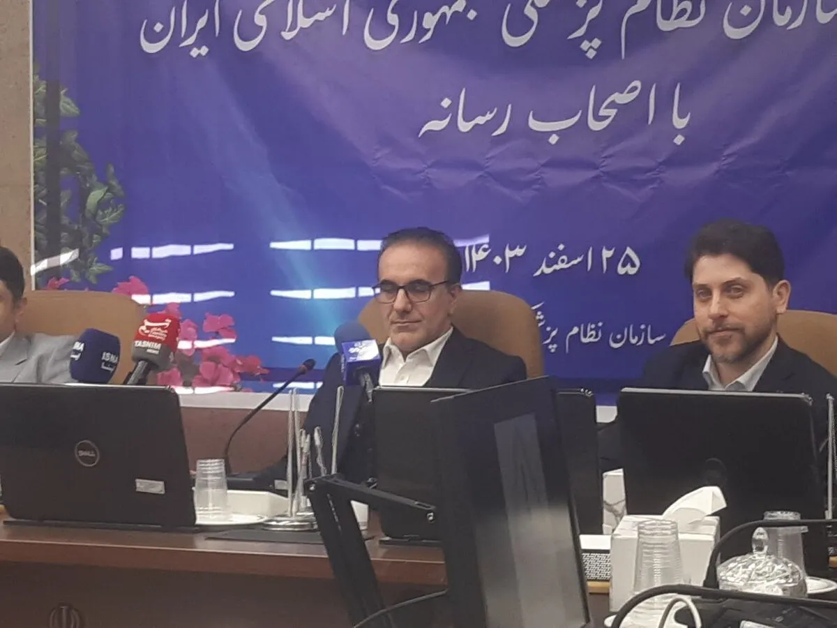 مردم و پزشکان نمی‌توانند ناتوانی بیمه‌ها را به دوش بکشند