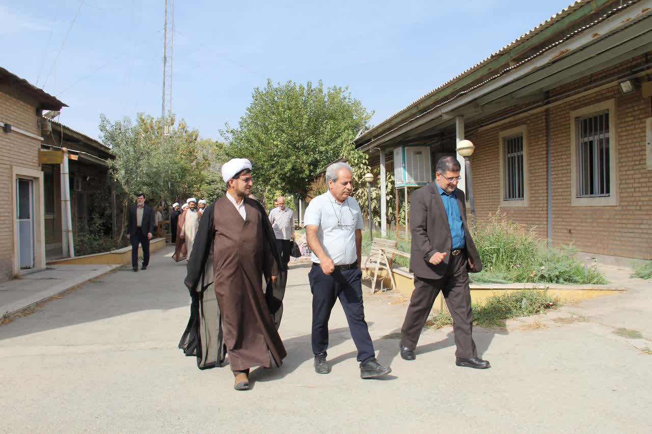 جزئیات بازدید اعضای گروه معارف دانشگاه آزاد اسلامشهر از ظرفیت‌های دانش‌بنیان