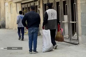 در پی تجاوز جنایتکاران آمریکایی-صهیونی به مناطق مسکونی اصفهان، گروه های جهادی از لحظات ابتدایی وقوع این جنایت، در کنار امدادگران مشغول خدمت رسانی، آواربرداری و بازسازی منازل آسیب دیده مردم هستند.