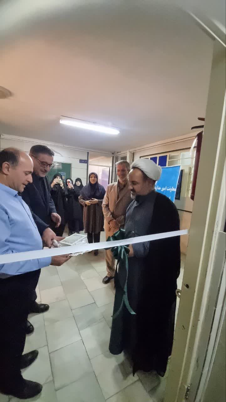 دفتر نهاد نمایندگی رهبری در معاونت امور مدارس دانشگاه آزاد اسلامی همدان افتتاح شد