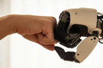 ربات‌ خانه‌دار «کلوید» ال‌جی با توانایی‌هایی شبه انسانی جدید به بازار می‌آید