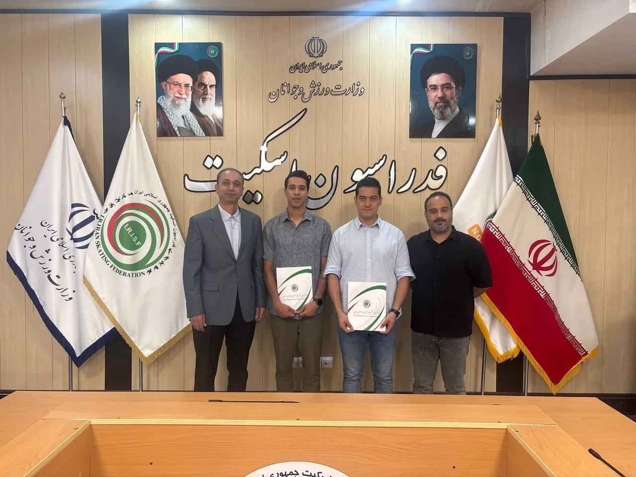 حکم سرمربیگری و مربیگری اسکیت سرعت محمدرضا فضلی برای محمد آرزومند و محمد صالحی