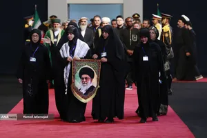 ادای احترام ادیان مختلف بر پیکر رهبر مجاهد شهید انقلاب
