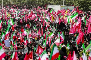 تشییع پیکر مطهر آقای شهید ایران و خانواده ایشان