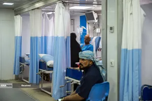 خدمت&zwnj;رسانی بیمارستان سیار برکت در عمود ۹۸۹ طریق الحسین