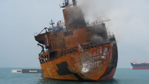 انهدام نفتکش های متخلف در تنگه هرمز