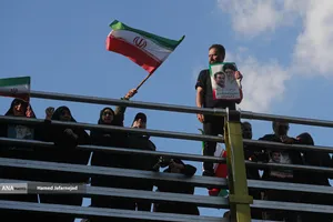 تشییع پیکر مطهر دریابان شهید &laquo;علیرضا تنگسیری&raquo; فرمانده دلاور خلیج فارس و جمعی از شهدای والامقام