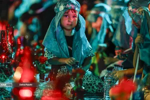 سفره نذری حضرت رقیه(س) در میدان امام حسین(ع)