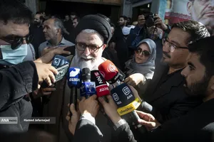 حجت الاسلام سیداسماعیل خطیب، وزیر اطلاعات در مراسم گرامیداشت سرلشکر شهید مهدی ربانی و سرلشکر شهید غلامرضا محرابی معاونان سابق اطلاعات و عملیات ستاد کل نیروهای مسلح