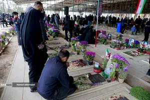 اولین جمعه سال جدید گلزار شهدای حملات تروریستی آمریکایی - صهیونی در جنگ رمضان - قطعه 42 بهشت زهرا(س)