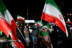 اجتماع مردمی در حمایت از رزمندگان اسلام - میدان صنعت
