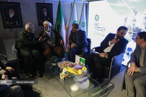 سردار عبدالرضا عابد فرمانده قرارگاه سازندگی خاتم&zwnj;الانبیا(ص) و حجت&zwnj;الاسلام موسی احمدی رییس کمیسیون انرژی مجلس شورای اسلامی در بیست و نهمین نمایشگاه بین المللی نفت ،گاز و پتروشیمی 