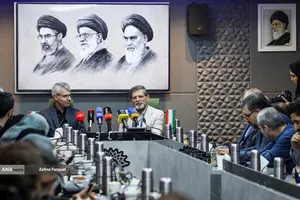 آیین اعطای نشان &laquo;سرو سیمین پارسی جان&raquo;