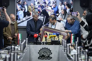 آیین اعطای نشان &laquo;سرو سیمین پارسی جان&raquo;