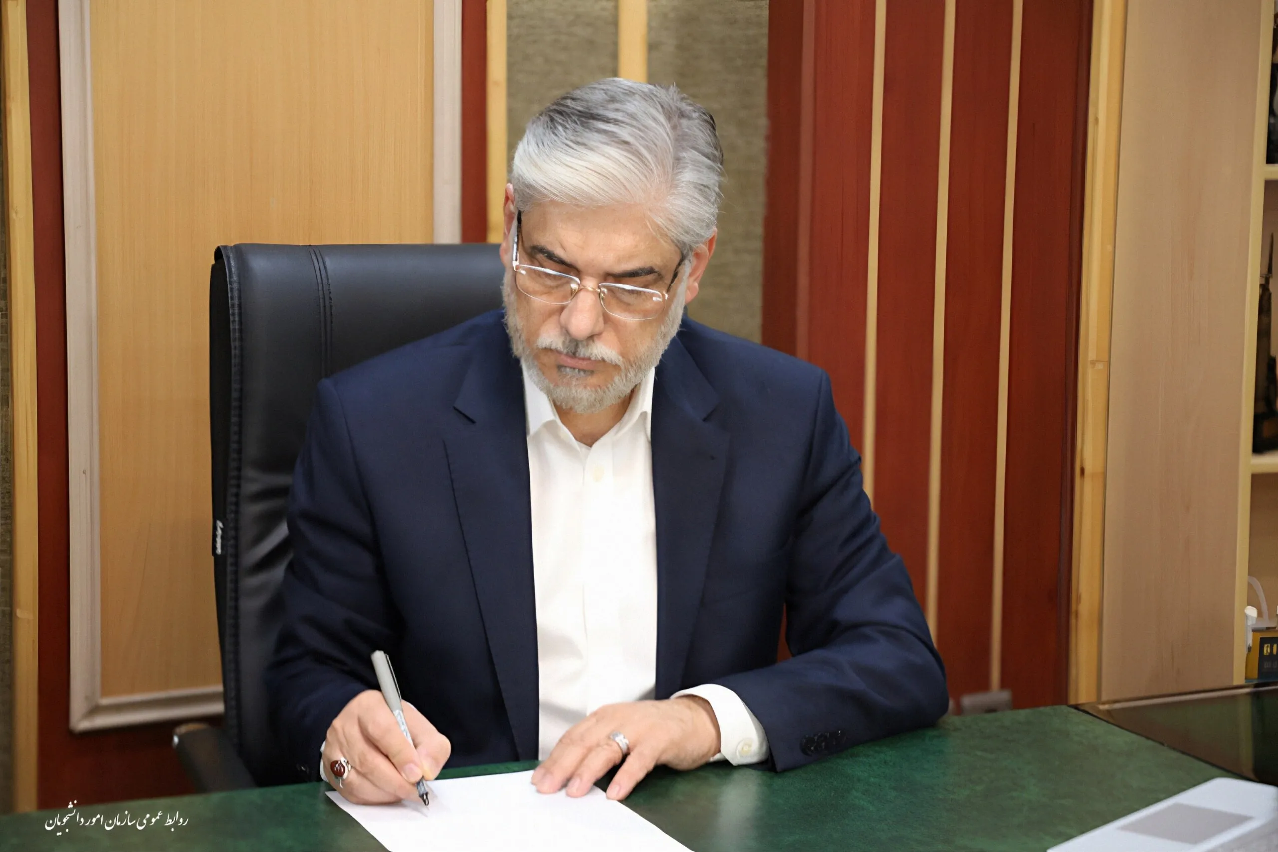 وزیر علوم